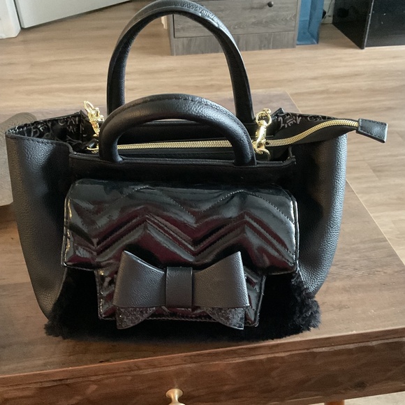 Betsey Johnson Black Faux Fur Bow Satchel - Picture 6 of 7